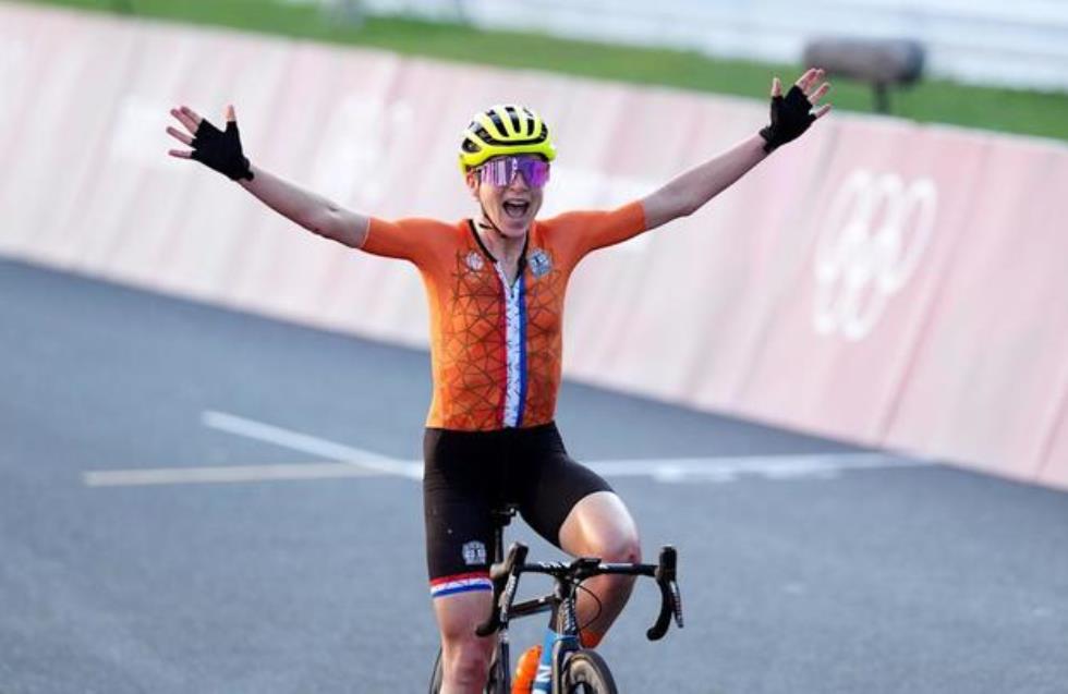 Ολυμπιακοί Αγώνες: Ποδηλάτρια πανηγύρισε επειδή νόμιζε ότι πήρε το χρυσό, αλλά είχε τερματίσει 2η! (vid)