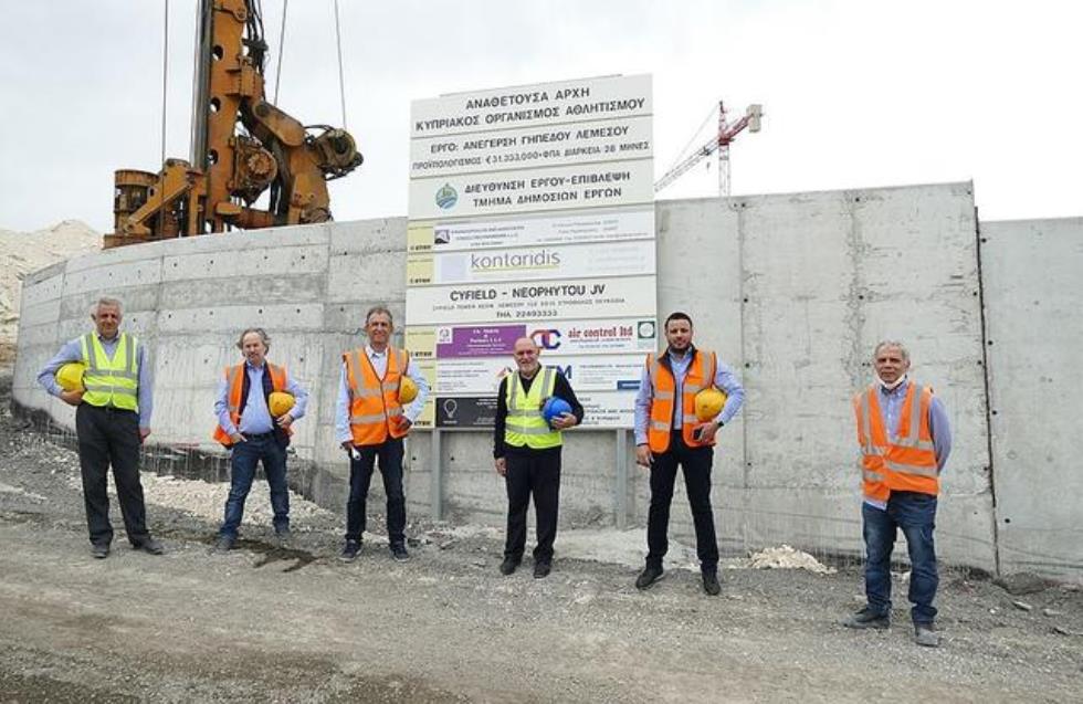 Ο πρόεδρος του ΚΟΑ επιθεώρησε τα έργα για το νέο γήπεδο Λεμεσού