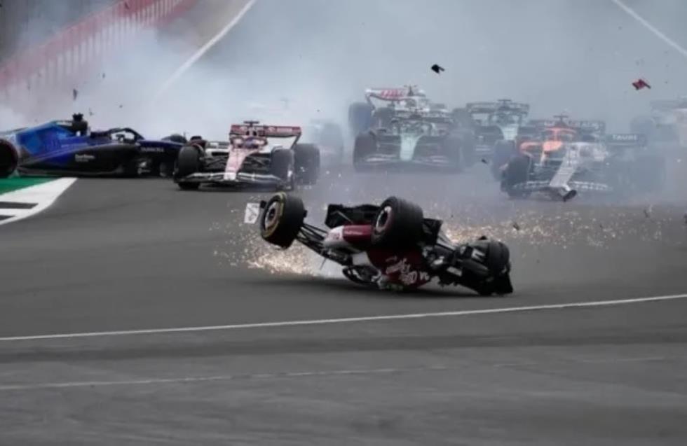 ΒΙΝΤΕΟ: Τρομακτικό ατύχημα στη F1, αναποδογυρίστηκε το μονοθέσιο του Ζου