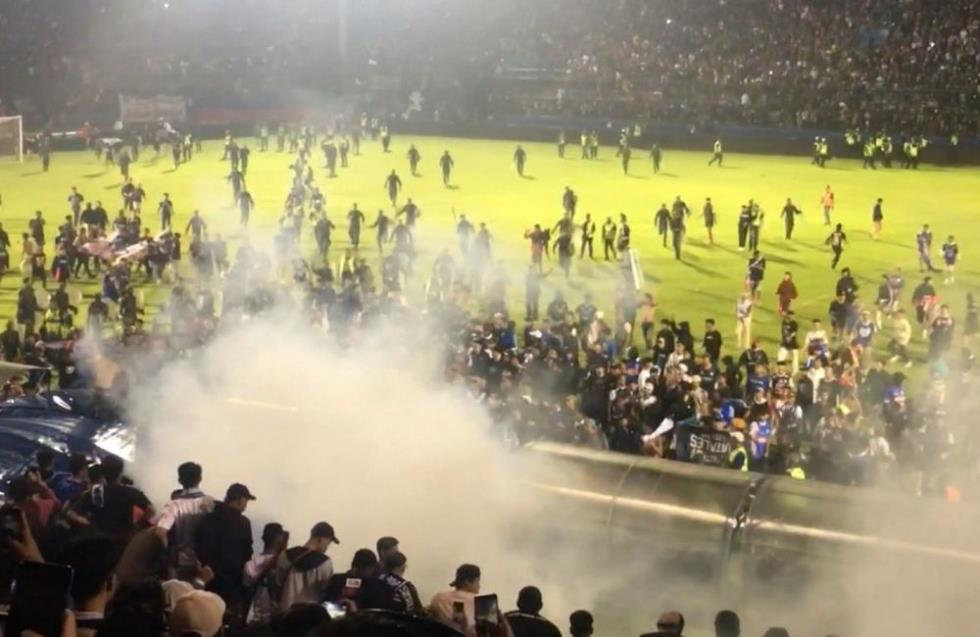 Αδιανόητη τραγωδία σε ποδοσφαιρικό αγώνα, «πάνω από 100 νεκροί»