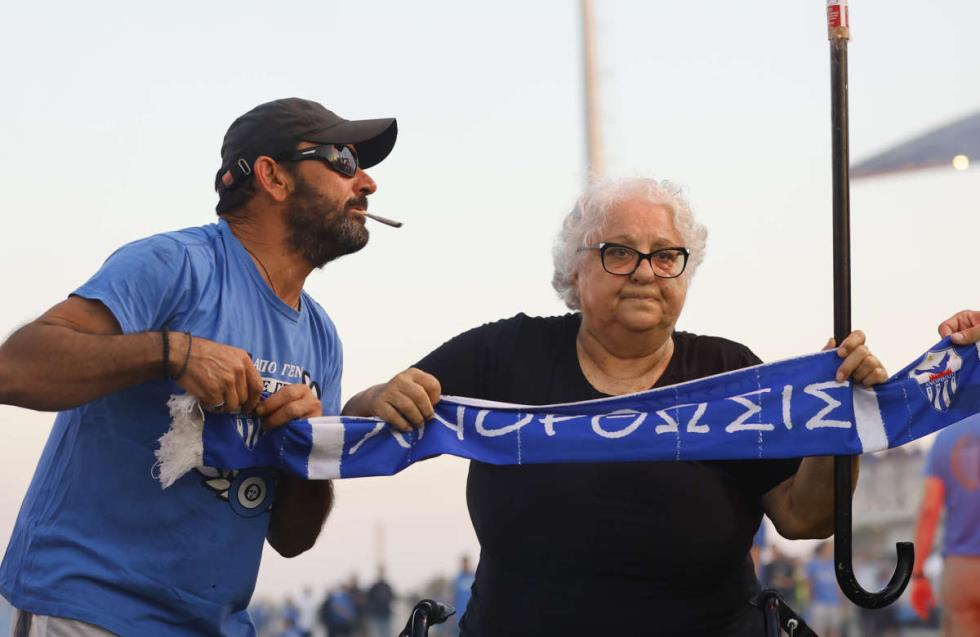 Θέμα και στο El Sombrero η γιαγιά της Ανόρθωσης: «Το παιδί; Όχι η γιαγιά» 