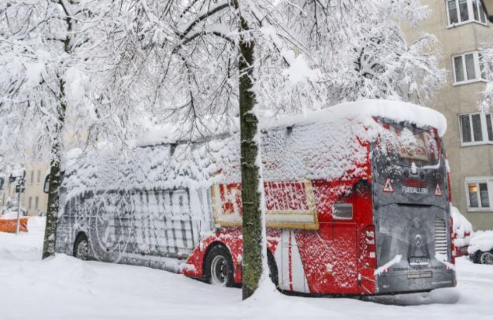 ΦΩΤΟΣ: Αναβλήθηκε το Μπάγερν - Ουνιόν Βερολίνου λόγω χιονιά 