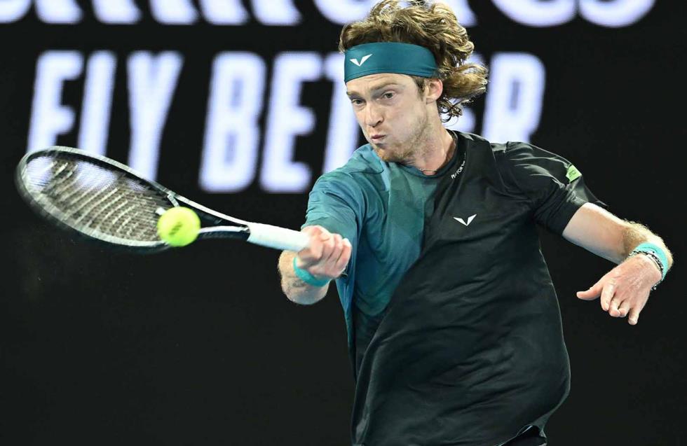 Australian Open: Ο Ρούμπλεφ νίκησε τον Ντε Μινόρ και κρατάει τον Τσιτσιπά στο Τοπ-10